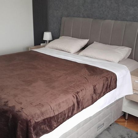 Kuman Apartments Kumanovo Luaran gambar